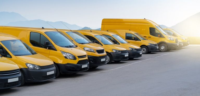 Professional fleet windshield replacement