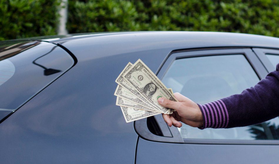 Avoiding Overestimation in DIY Rear Window Car Repairs
