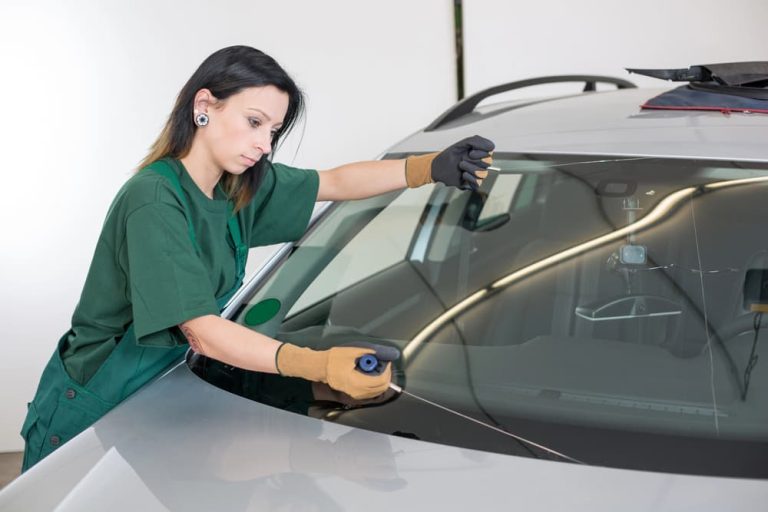 auto windshield replacement
